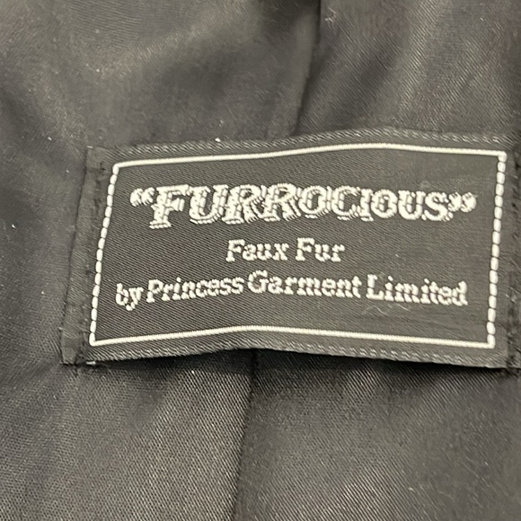 FURROCIOUS Faux fur by Princess Garment Limited. Size Med-large. Gorgeous - Picture 4 of 7